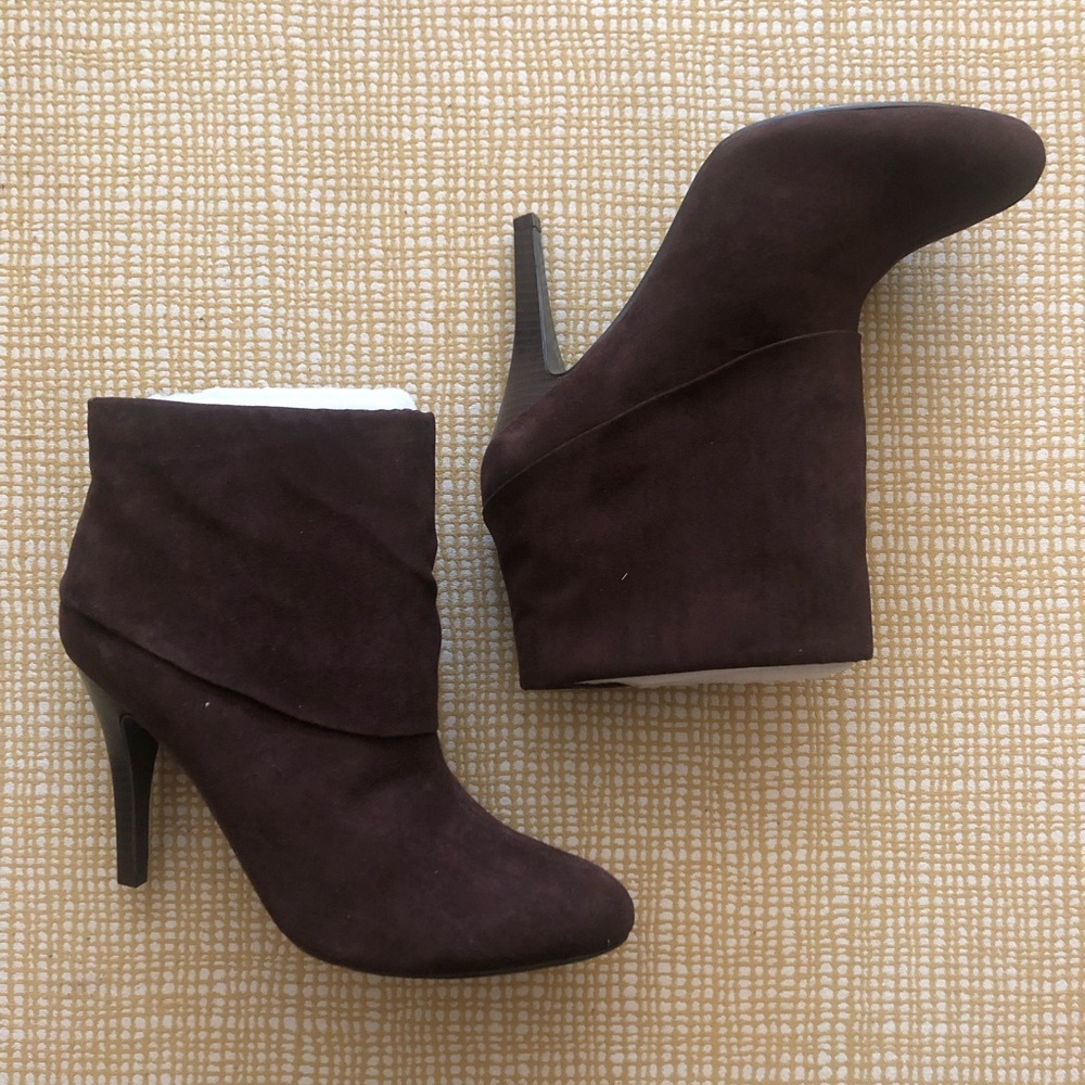 MARC FISHER VALLAY BROWN BOOTIES